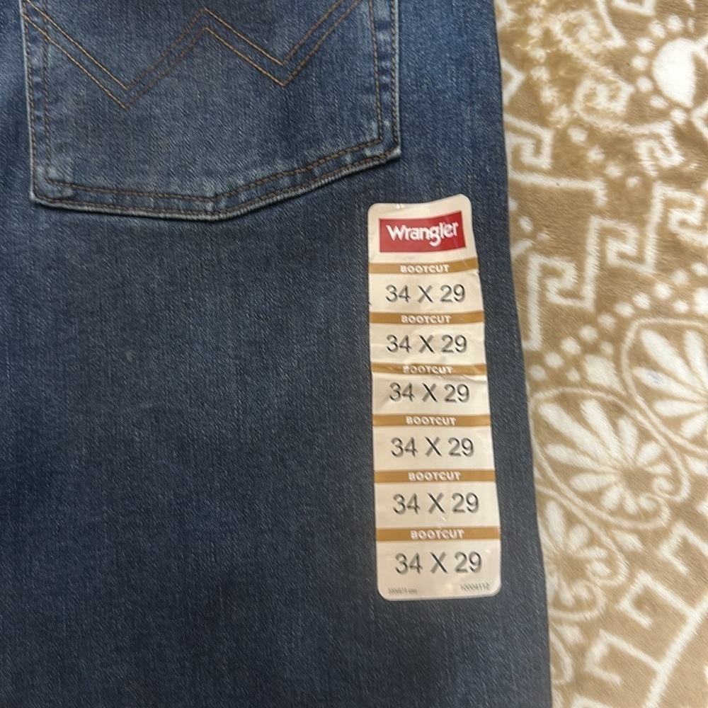 NWT Wrangler Boot Cut Relaxed Fit Jeans Sz 34x29 - Picture 3 of 6